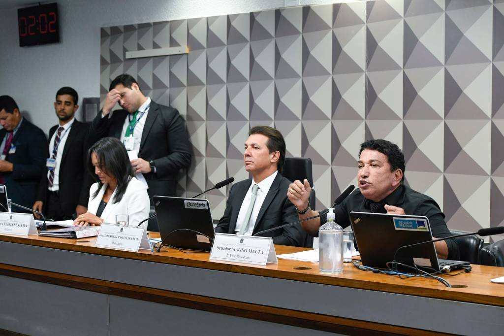 CPI do 8 de Janeiro decide primeiros convocados e mira Anderson Torres e ex-ministro do GSI