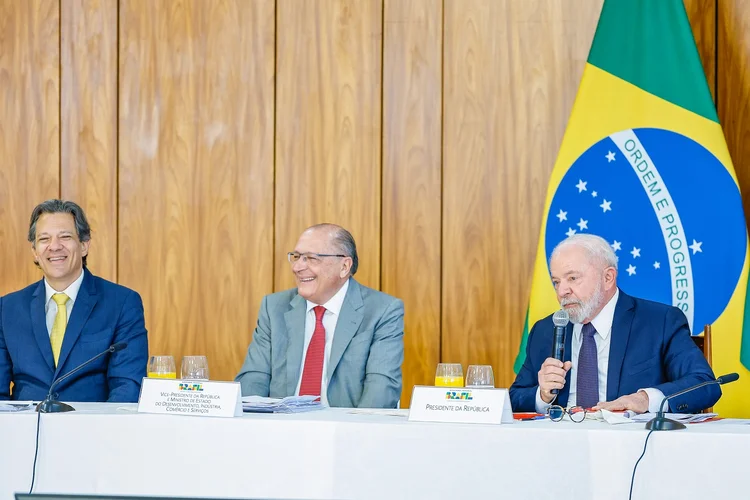Reunião ministerial: Rui Costa (Casa Civil) e Marina Silva (Meio Ambiente), ambos criticados pela dificuldade de diálogo com parlamentares, não figuram entre os que mais se reuniram com congressista (Ricardo Stuckert/PR/Flickr)