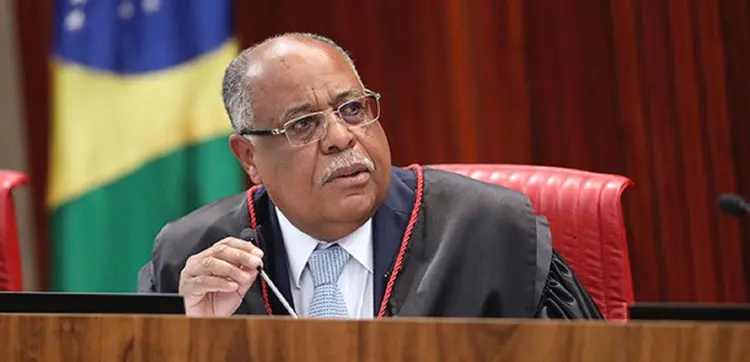 No voto, o magistrado mencionou a condenação de Bolsonaro por oito anos por abuso de poder político (TSE/Reprodução)