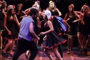 Foto 4 - Projeto Espetaculo - Cursos gratuitos de danca circo e teatro Foto Divulgacao