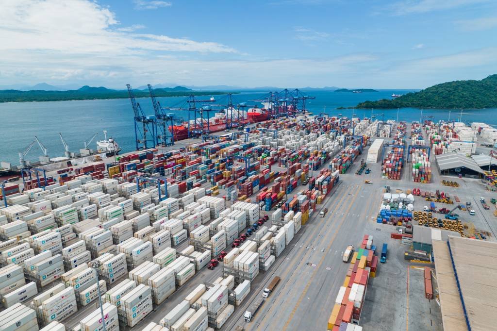 Porto de Paranaguá movimenta US$ 2 bi em carne congelada em quatro meses