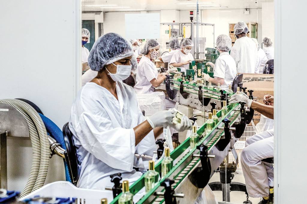 Governo federal adota medidas de incentivo à nova industrialização no Brasil