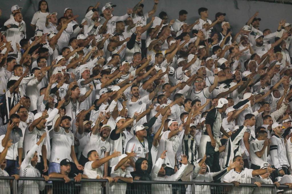 Após confusão na derrota para o Corinthians, Santos jogará sem torcida por 30 dias