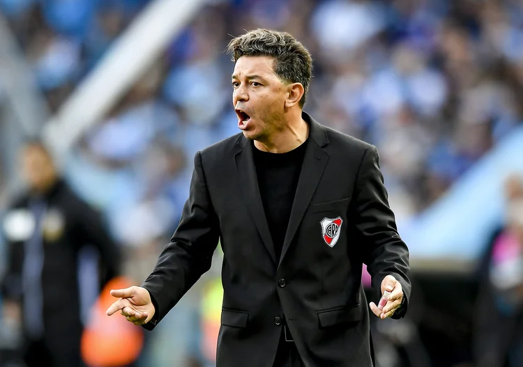 Gallardo passou oito temporadas no comando do River, onde conquistou diversos títulos que lhe renderam uma estátua de 15 metros como homenagem (Marcelo Endelli/Getty Images)