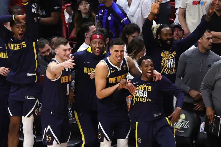 A equipe do Colorado cresceu na partida e venceu o terceiro quarto por nove pontos (31 a 22) (Megan Briggs/Getty Images)