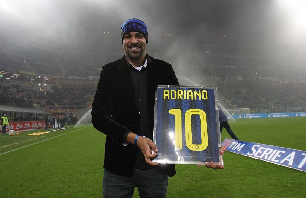 Adriano contraria favoritismo do Manchester City e aposta na Inter de Milão