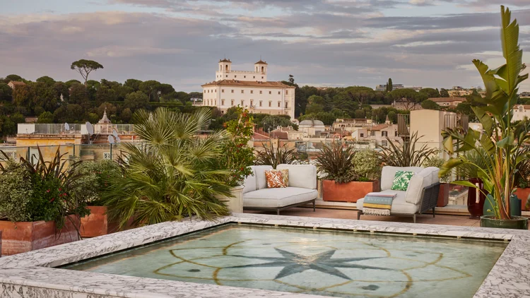 Terraço do hotel em Roma. (Bulgari/Divulgação)