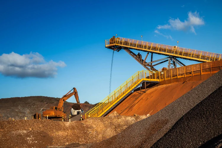 Novas tecnologias moldam o futuro da mineração
