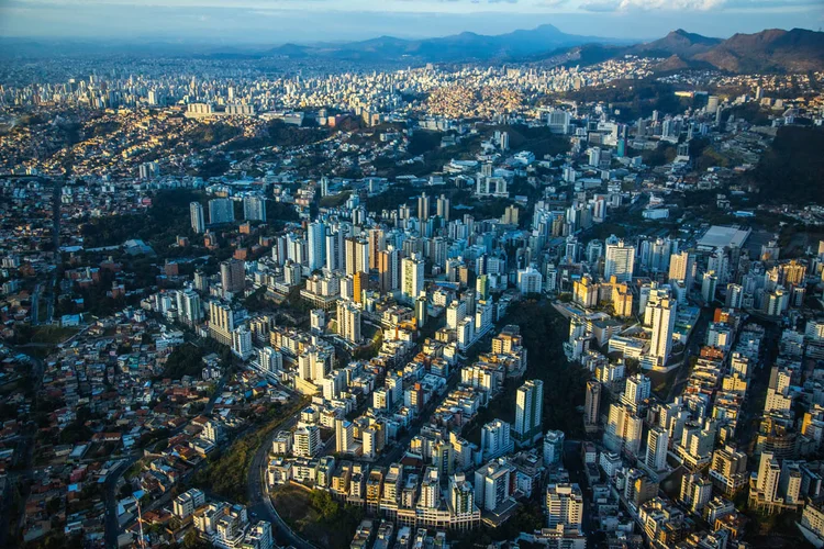 Vista aérea de Belo Horizonte: preço médio para aluguel na capital mineira avançou quase 23% no último ano (Leandro Fonseca/Exame)