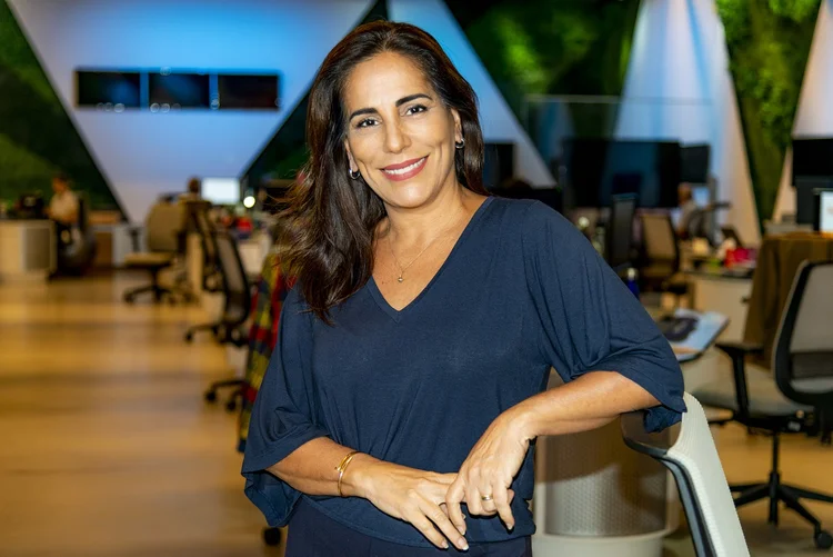 Glória atualmente está na novela Terra e Paixão, interpretando a personagem Irene, esposa de Antonio (TV Globo/Reprodução)