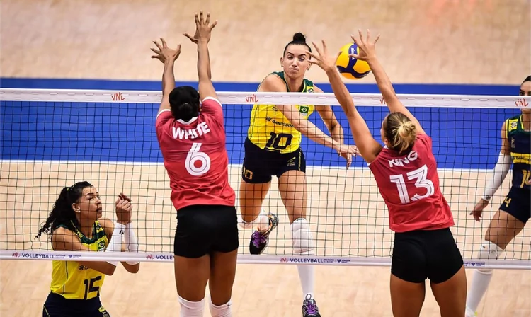 Nesta sexta, 30, o Brasil volta à quadra contra a Turquia (terceira colocada) (FIVB/Divulgação)