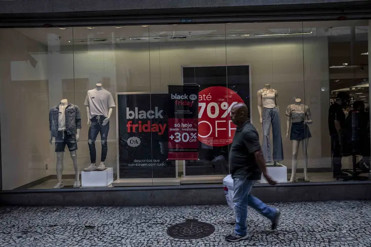 Loja da C&A no Rio de Janeiro: A C&A Brasil anuncia a abertura de vagas para o primeiro programa de estágio da companhia exclusivo para pessoas negras e indígenas (Dado Galdieri/Bloomberg/Getty Images)