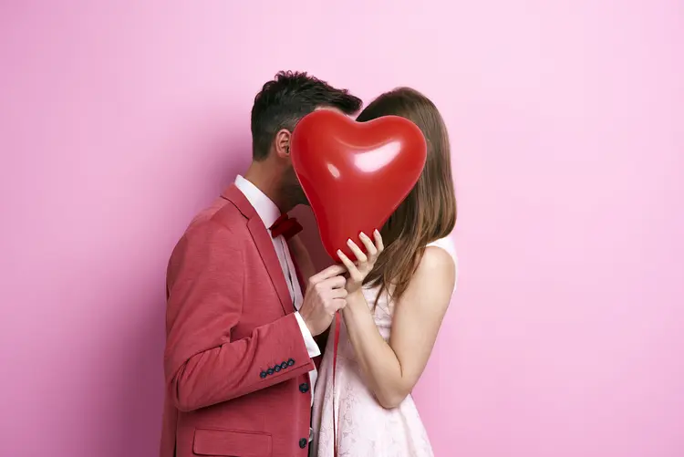 Oxitocina: o hormônio do amor e seus efeitos nos relacionamentos (gpointstudio/ Freepik/Divulgação)