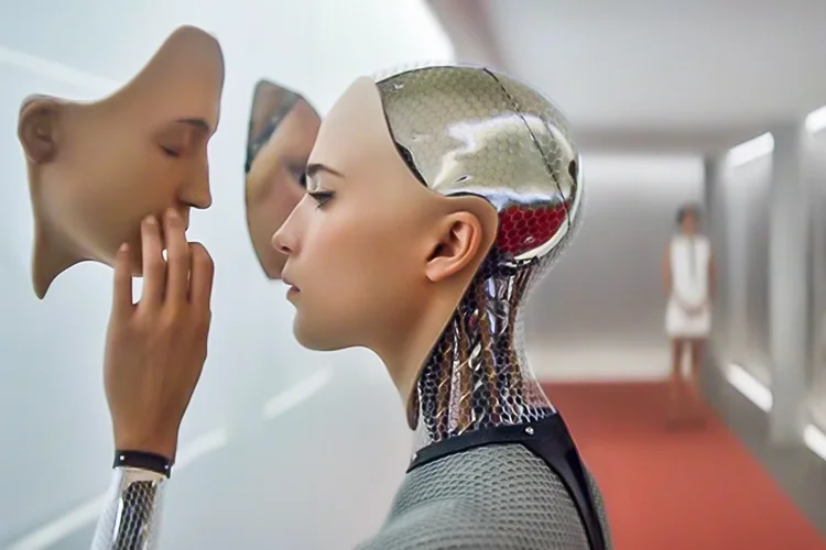 Ex-Machina: Filme de 2015 trata de inteligência artificial (Ex Machina/Reprodução)