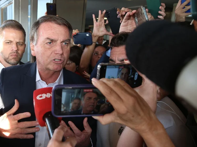 Brasília (DF) 18/05/2023 Ex-presidente, Jair Bolsonaro, na saída do Senado federal após visitar seu filho e senador, Flávio Bolsonaro. Foto Lula Marques/ Agência Brasil. (Lula Marques/Agência Brasil)