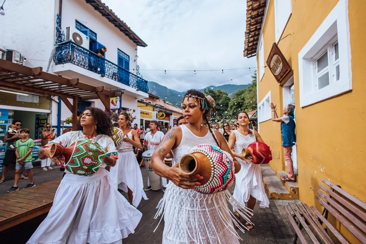 Maracatu: direto do Recife para Ilhabela (Matheus Costato/@macostato/Divulgação)