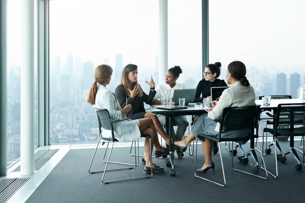 5 formas de incentivar a liderança de mulheres em empresas
