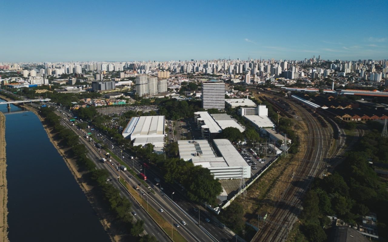 3 perguntas sobre o mercado de complexos empresariais para Sidney Angulo