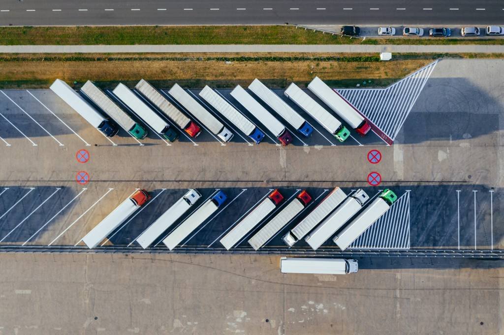 TuSimple busca solucionar a escassez de motoristas no Japão com caminhões autônomos (Marcin Jozwiak/Unsplash)