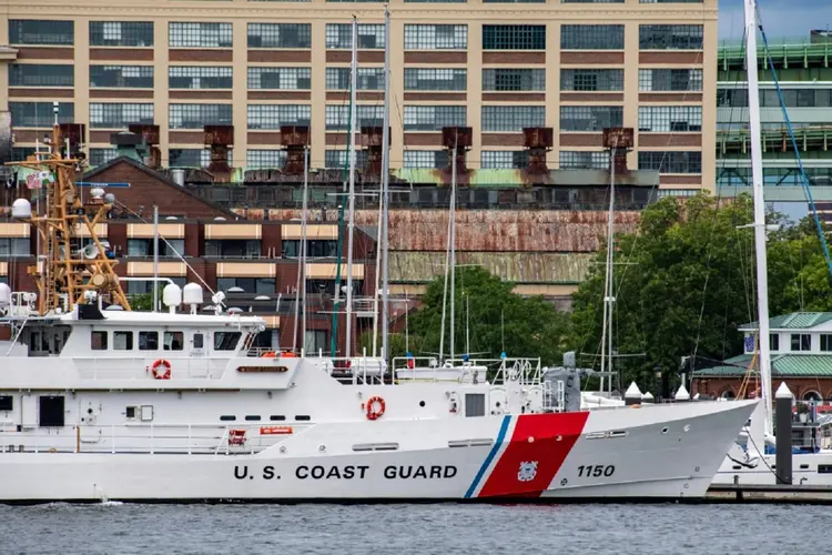 Um barco da Guarda Costeira dos Estados Unidos, 10 de junho de 2023 em Boston, Massachusetts

 (AFP/AFP)