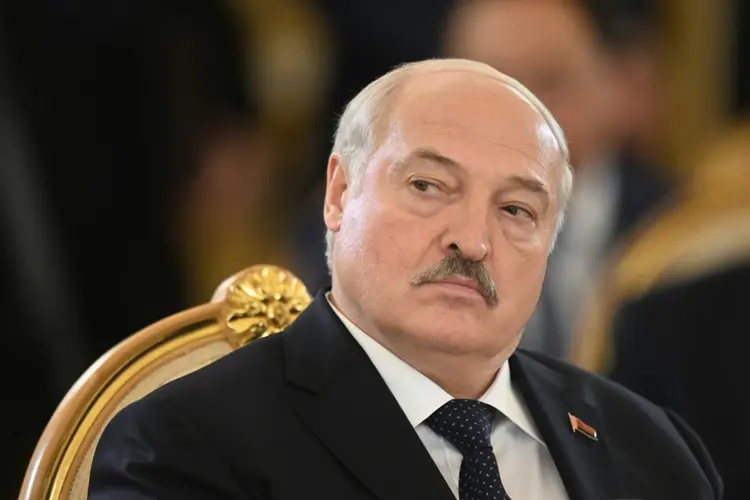 Alexander Lukashenko assina medida que visa reforçar ainda mais seu poder e eliminar possíveis opositores nas próximas eleições (AFP/AFP)
