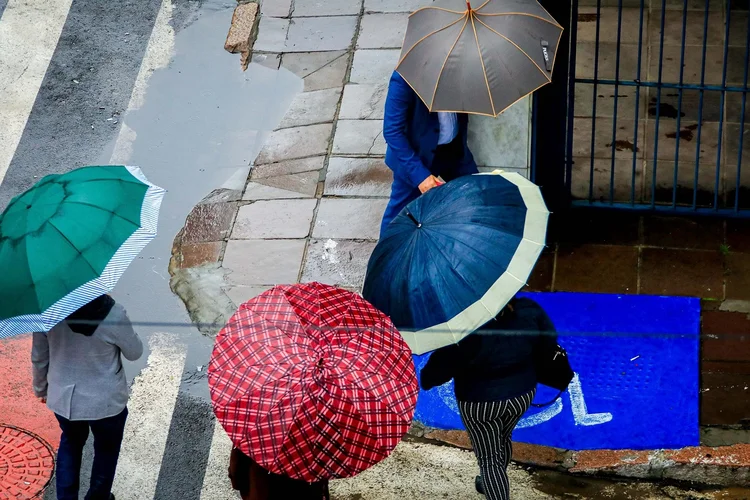 Nesta segunda, a temperatura irá cair em Porto Alegre (Alex Rocha/PMPA/Divulgação)