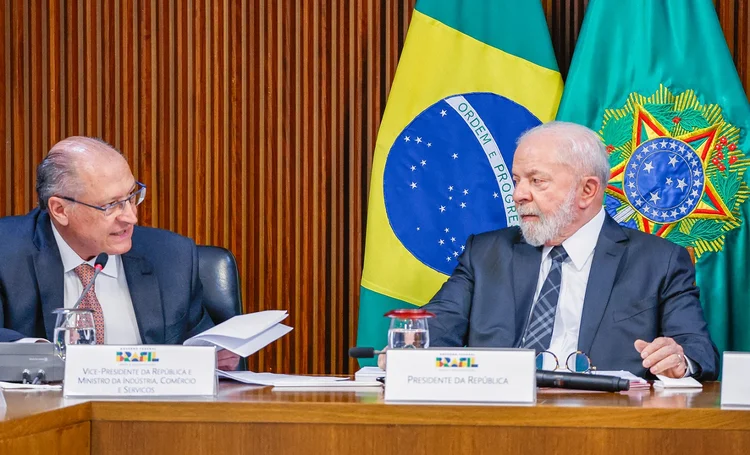 Vice-Presidente da República e ministro de Estado do Desenvolvimento, Indústria, Comércio e Serviços, Geraldo Alckmin, presidente da República, Luiz Inácio Lula da Silva, durante reunião ministerial. Palácio do Planalto (Ricardo Stuckert/PR/Flickr)