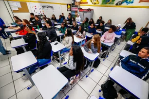 Imagem referente à matéria: Uso de celulares é restrito em 64% das escolas de Ensino Fundamental e Médio, aponta pesquisa