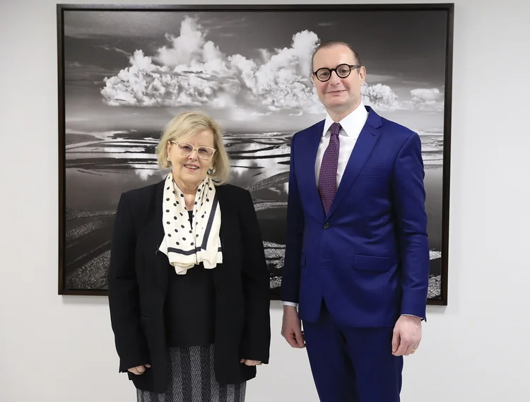 Presidente do STF, ministra Rosa Weber, recebe em audiência o advogado Cristiano Zanin, aprovado para o cargo de ministro do Tribunal. (Fellipe Sampaio /SCO/STF/Flickr)