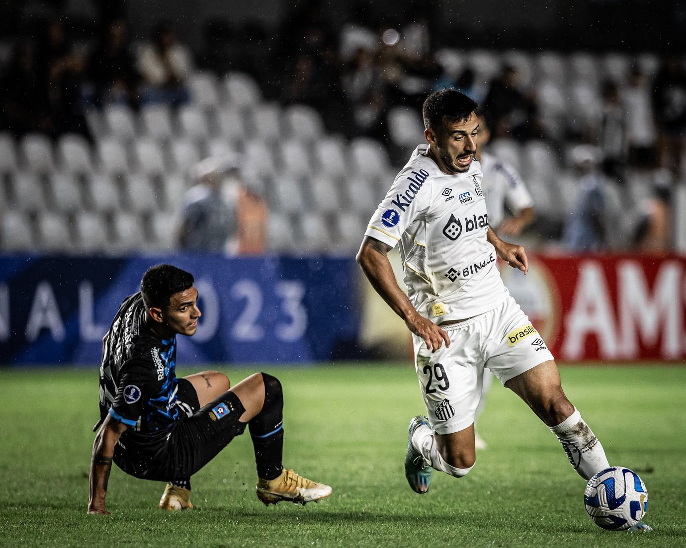 Santos x Goiás: onde assistir ao vivo o jogo do Brasileirão