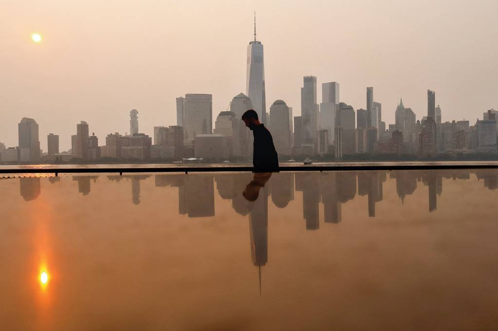 Nova York: fumaça de queimadas no Canadá deixam céu escuro. (Gary Hershorn/Getty Images)