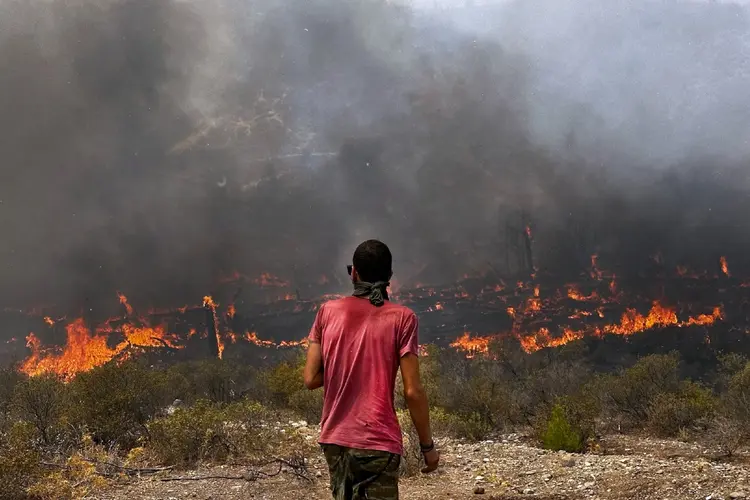 Grécia: novos incêndios deixaram 20 mortos. (Halil Kahraman/Getty Images)