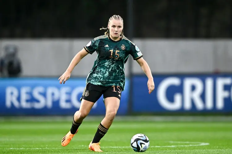 Copa Feminina: jogadora da seleção da Alemanha em campo (Harry Murphy/Getty Images)