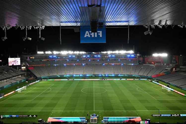 Neste primeiro dia, o destaque são para as anfitriãs do torneio (SAEED KHAN/Getty Images)