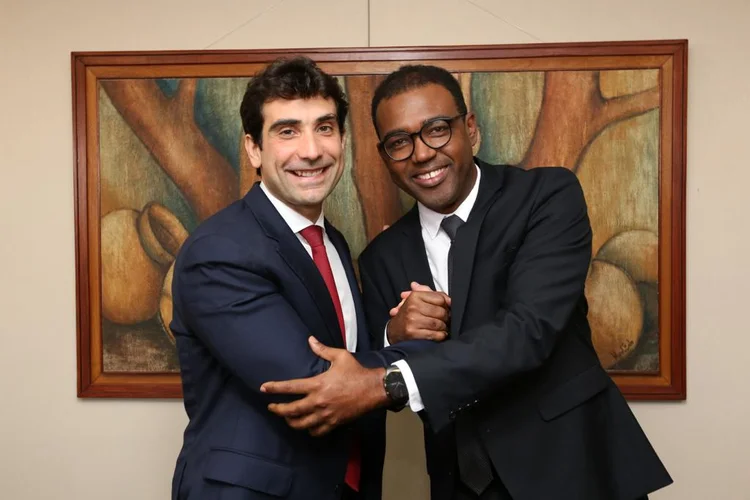 Gabriel Galípolo e Ailton Aquino: diretores do BC indicados pelo atual governo votaram por corte de juros mais forte  (Banco Central/Exame)