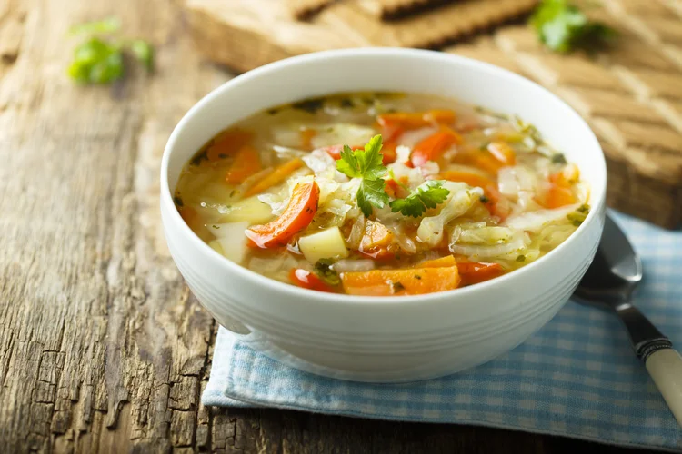 Sopa de legumes: pode ser congelada. (Mariha-kitchen/Getty Images)