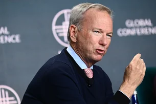 Ex-CEO do Google diz que IA não vive bolha: 'estamos em outra escala'