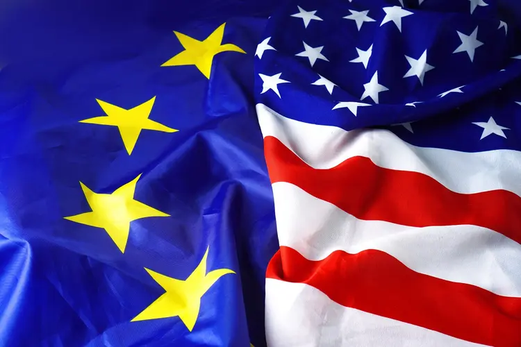 União Europeia: acordo garante segurança dos fluxos de dados e segurança jurídica para empresas transatlânticas (Dmytro Varavin/Getty Images)