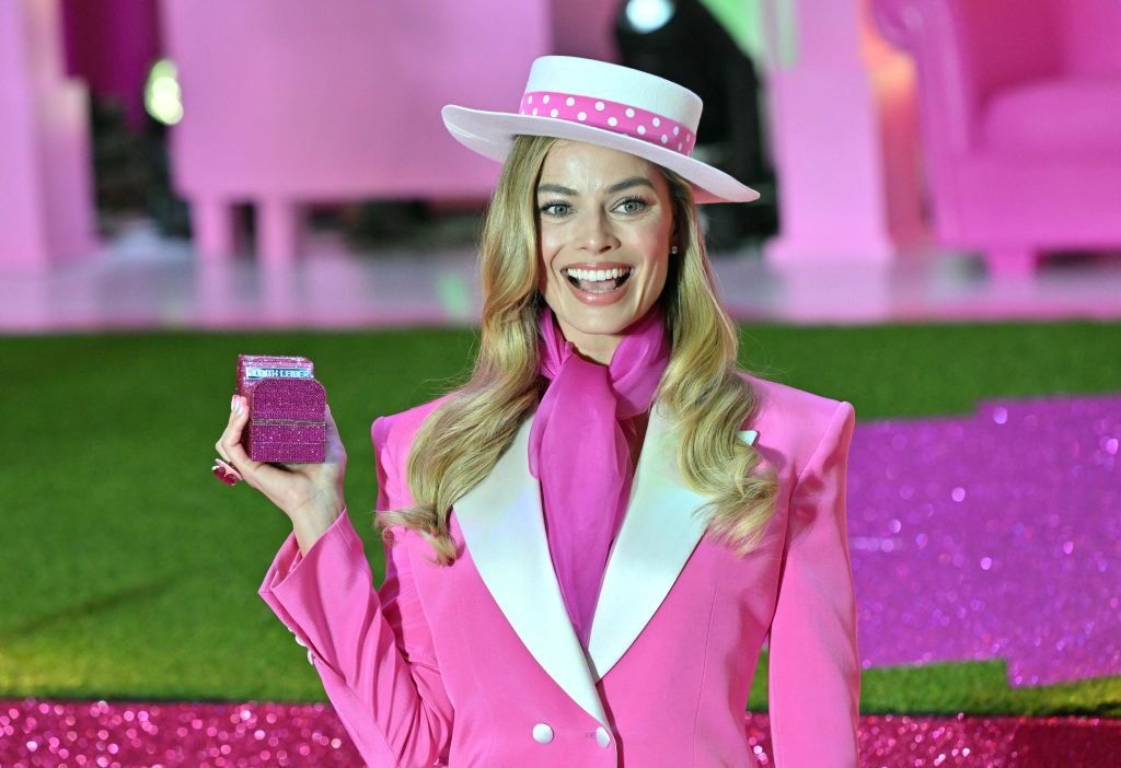 CRÍTICA  Barbie talvez seja o filme do ano — e vai muito além de
