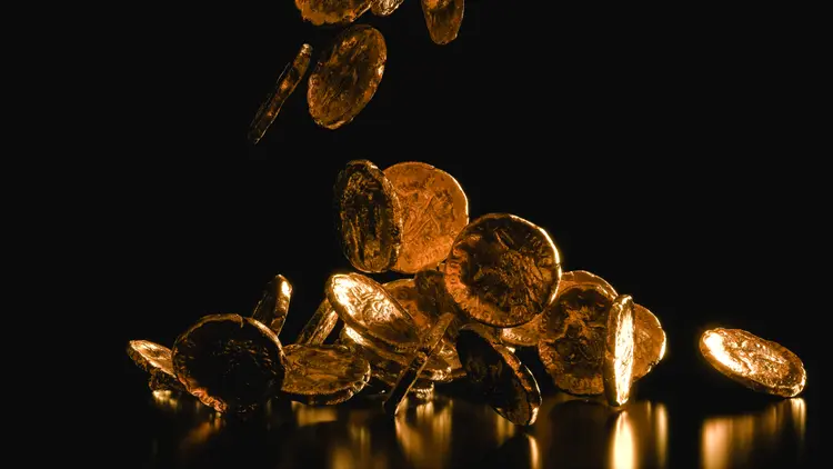 Moedas de ouro da Guerra Civil dos EUA encontradas em um milharal de Kentucky (Daniel Megias/Getty Images)