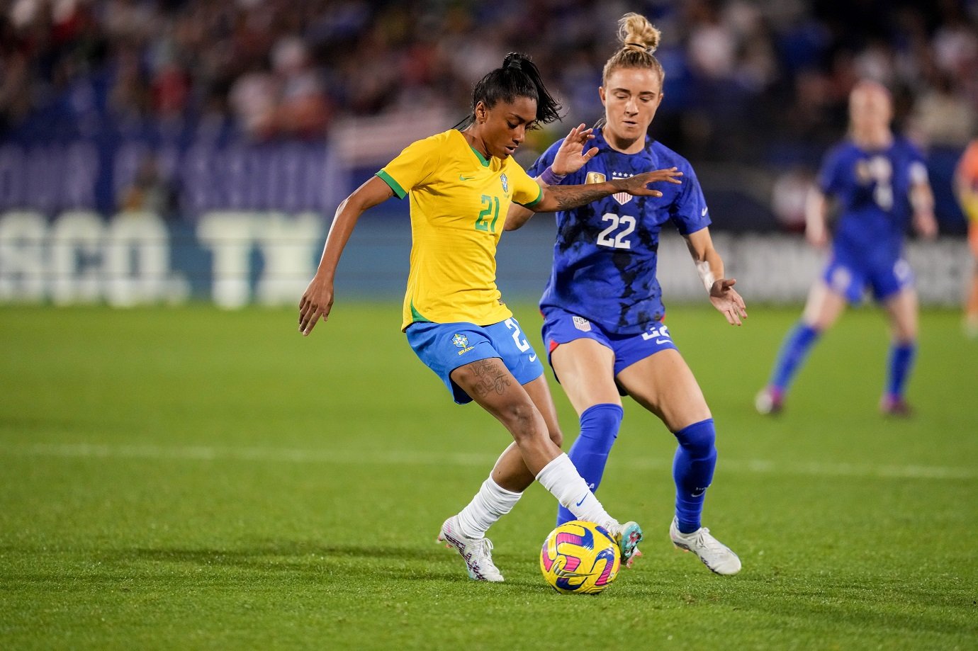 Conheça as maiores jogadoras de futebol feminino