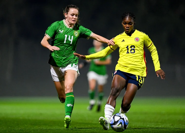 Jogadora colombiana durante partida amistosa neste ano, em preparação para a Copa do Mundo (Stephen McCarthy/Getty Images)