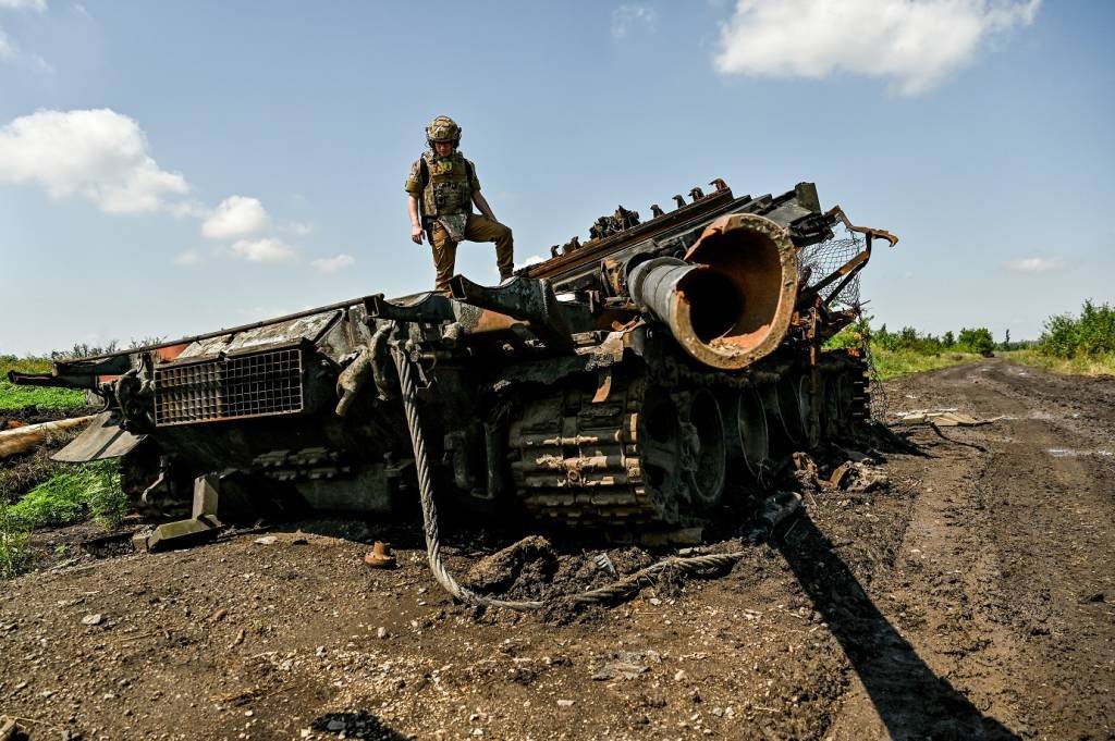 Ucrânia afirma que derrubou bombardeiro russo de longo alcance pela primeira vez