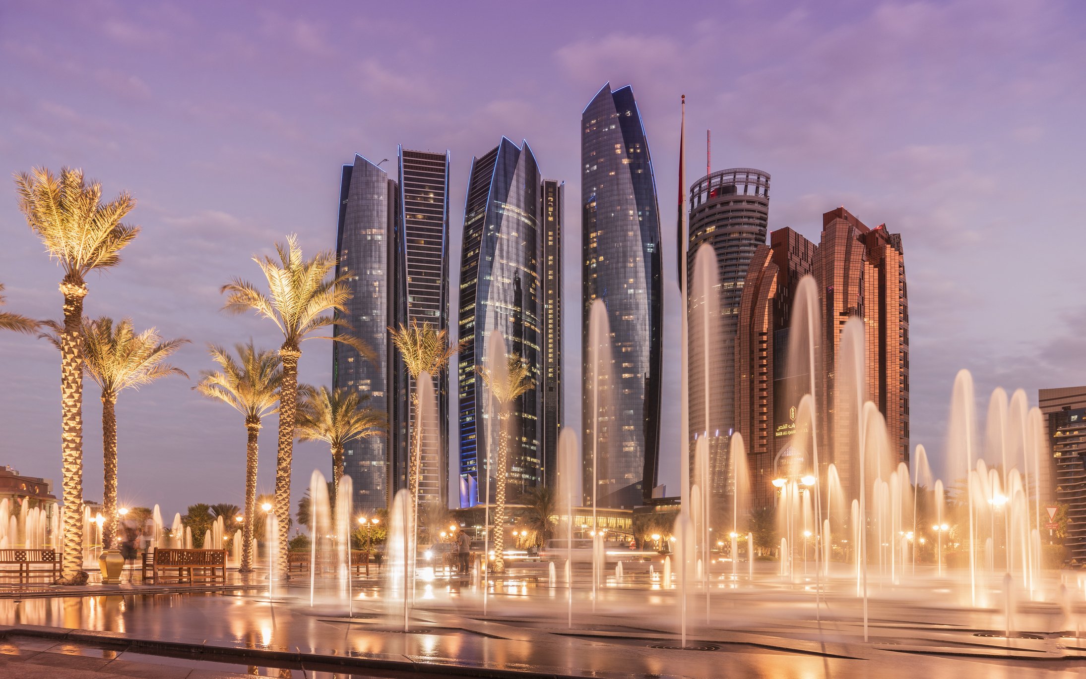 Fundo soberano de Abu Dhabi amplia investimentos em bitcoin e supera US$ 400 milhões