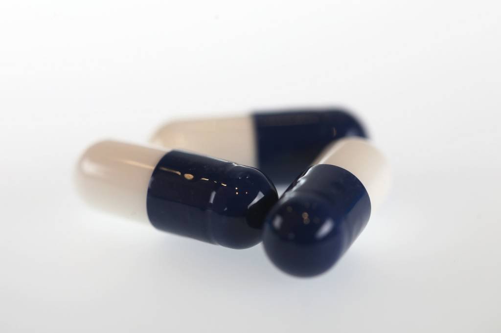 A fabricante da pílula, Perrigo Co., com sede em Dublin, disse que a Opill provavelmente estará disponível em lojas e varejistas online nos Estados Unidos no início de 2024 (Chris Ratcliffe/Getty Images)