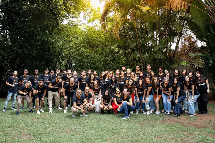 A equipe da Lecupon na sede da empresa, em Belo Horizonte  (LeCupon/Divulgação)