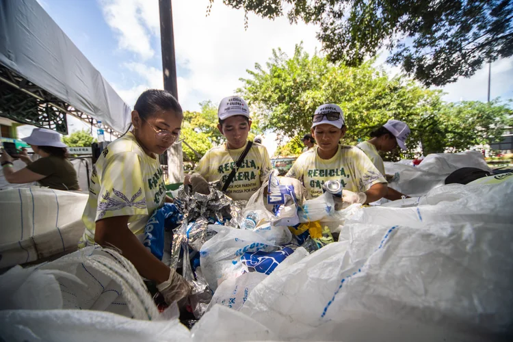 Recicla Galera: projeto em Parintins, no Amazonas, apoiado pela Coca-cola (Leandro Fonseca/Exame)