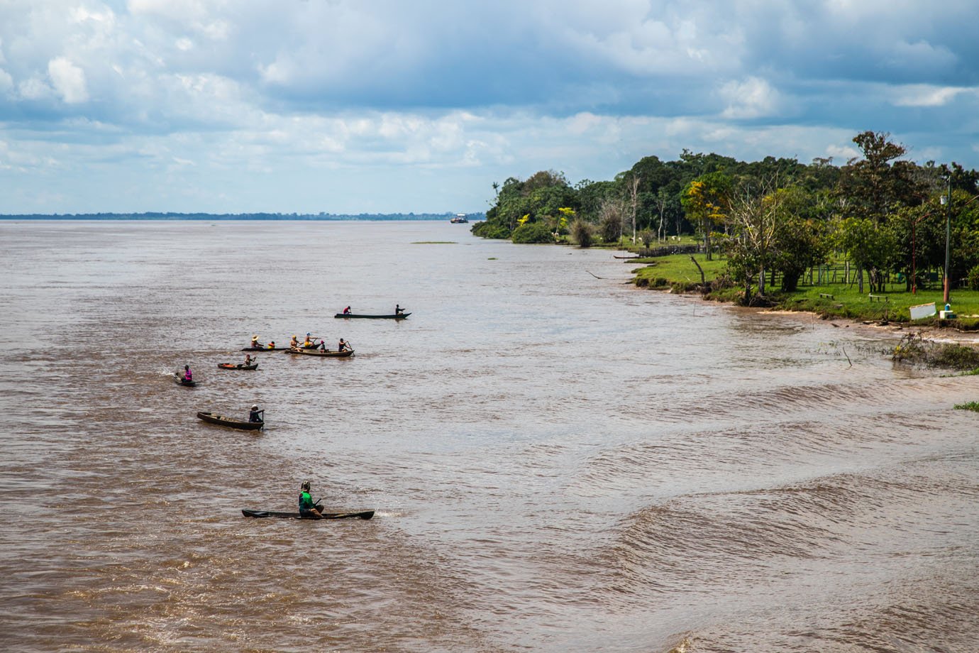 Rio Amazonas -Amazonia - ribeirinhas - canoa

Foto: Leandro Fonseca
data: 02/072023