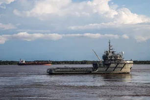 Imagem referente à matéria: Marinha da China abre navios de guerra para visitação pública