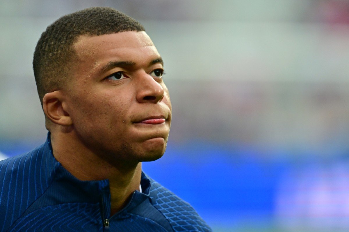 Mbappé faz apelo para que jovens votem nas eleições da França: 'extremistas estão a tomar o poder'